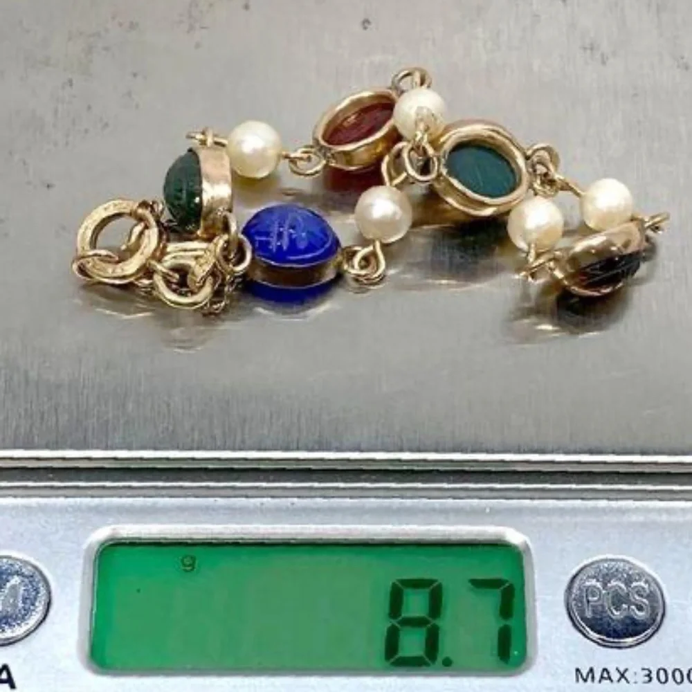 Vintage 12k Gold Filled Carved Gemstone Scarab & Cultured Pearl Bracelet 7" - Picture 3 of 6